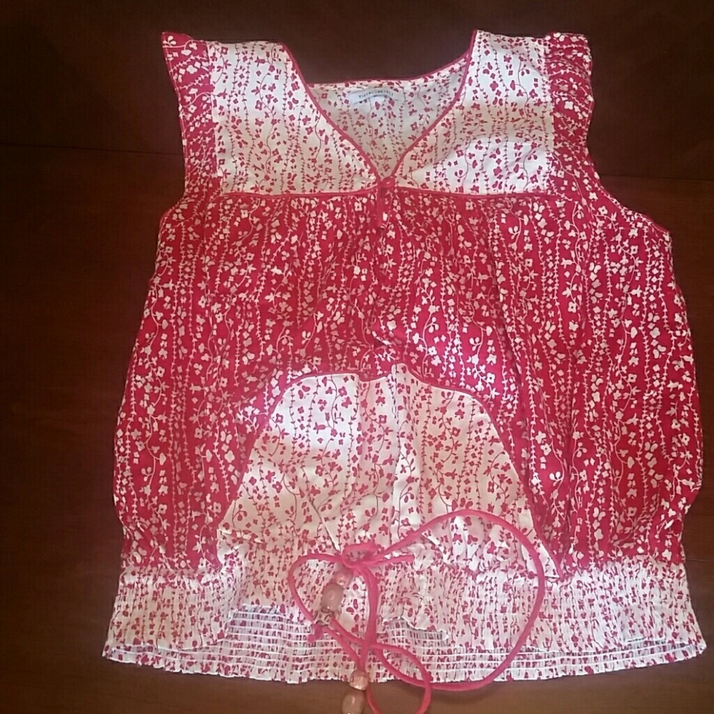 Sleeveless blouse
